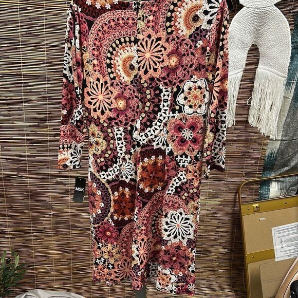 Connected Plus Size Printed Popover Sheath Dress - Picture 3 of 3